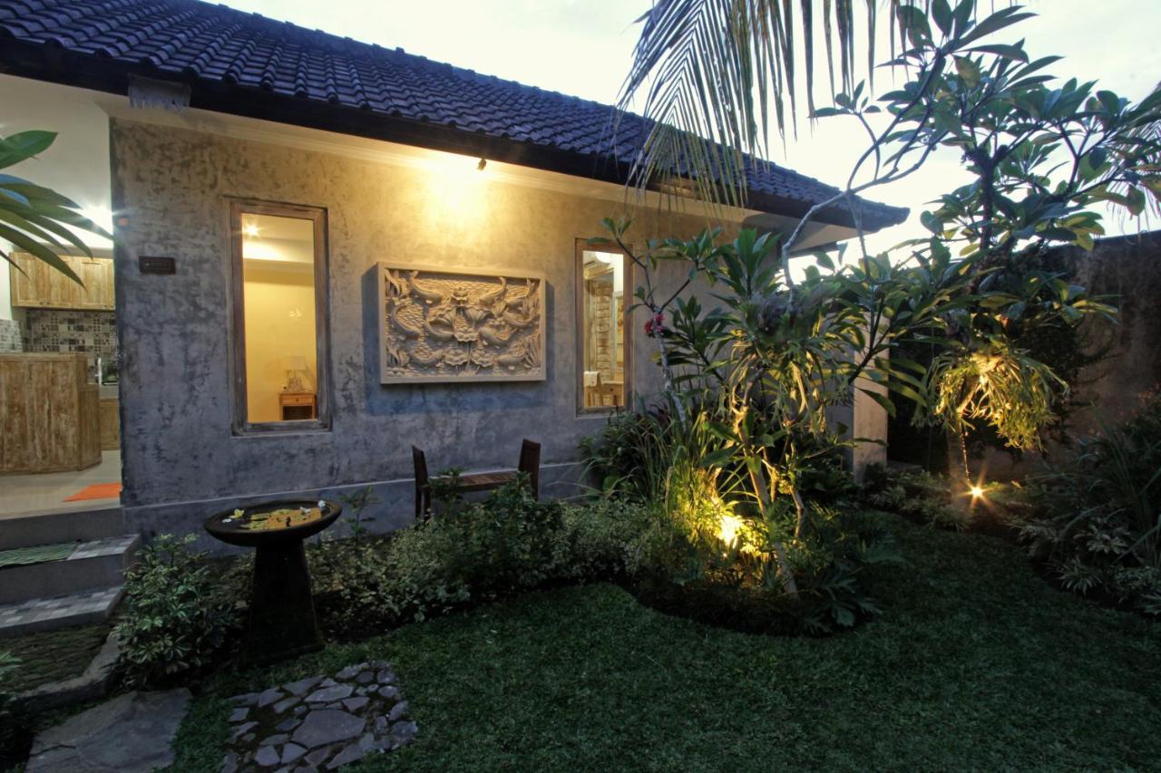 Sari House Ubud - Balinese Style Homestay Eksteriør billede