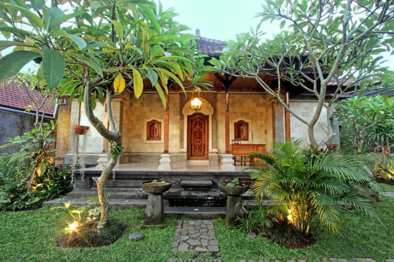 Sari House Ubud - Balinese Style Homestay Eksteriør billede
